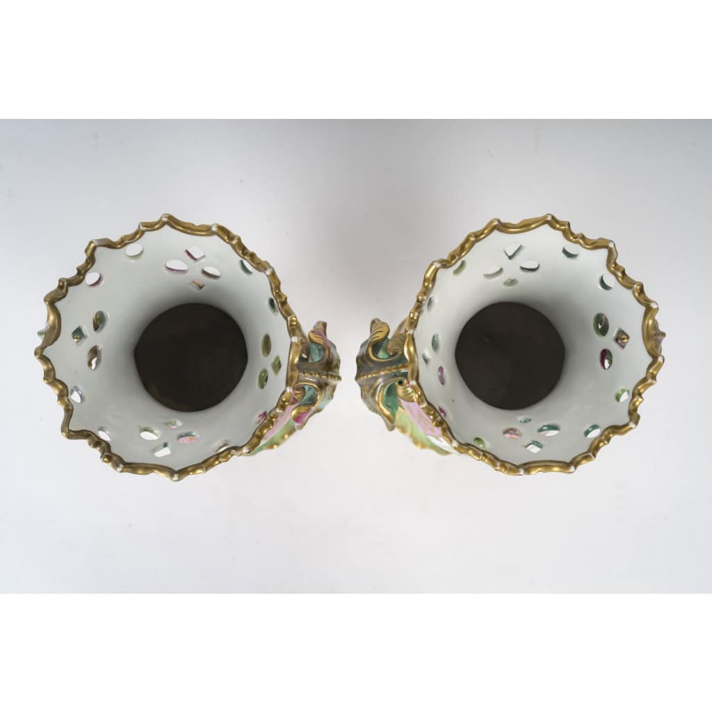 Paire de vases roses et verts de Paris | Biron 