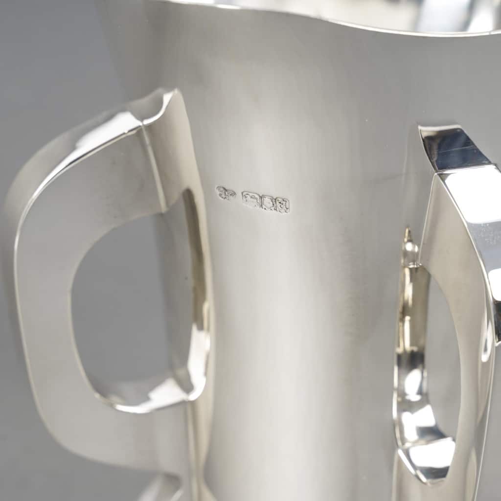 Orfèvre G & S. Ltd – VASE MODERNiSTE EN ARGENT MASSIF LONDRES 1916 | Biron 