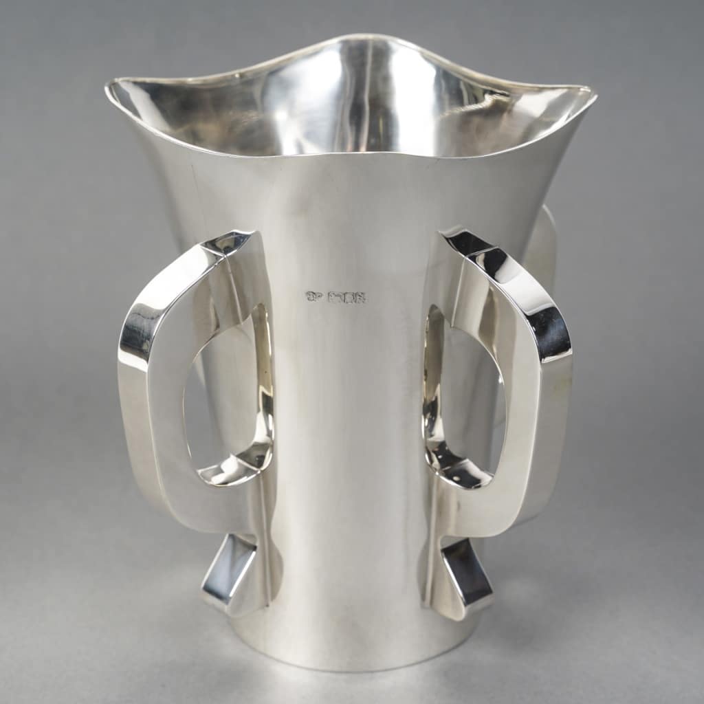 Orfèvre G & S. Ltd – VASE MODERNiSTE EN ARGENT MASSIF LONDRES 1916 | Biron 