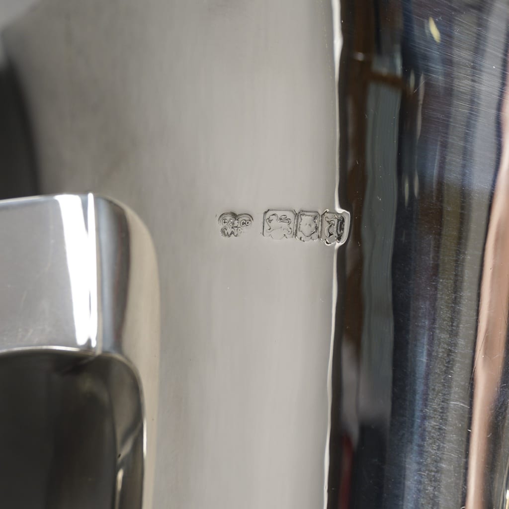 Orfèvre G & S. Ltd – VASE MODERNiSTE EN ARGENT MASSIF LONDRES 1916 | Biron 