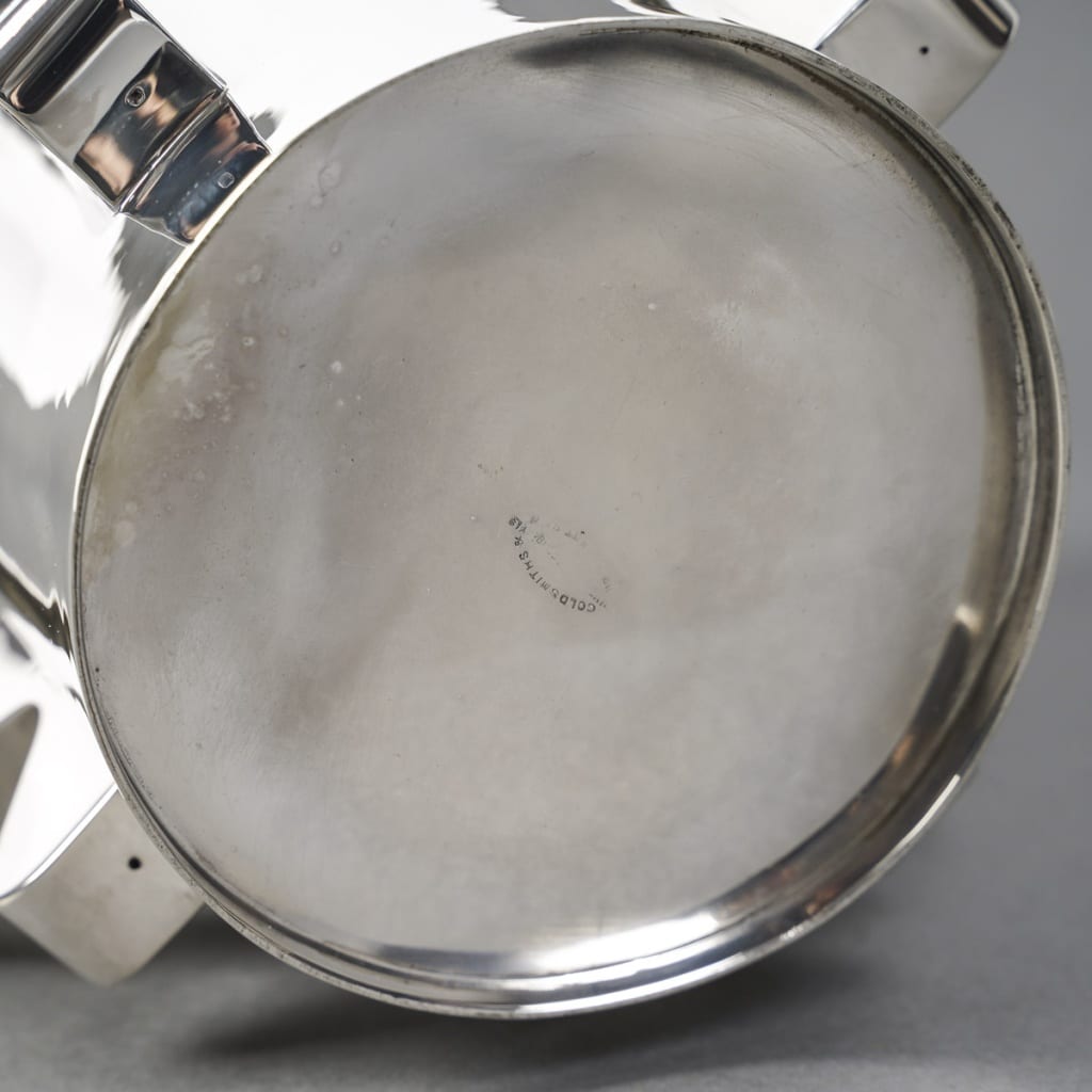 Orfèvre G & S. Ltd – VASE MODERNiSTE EN ARGENT MASSIF LONDRES 1916 | Biron 