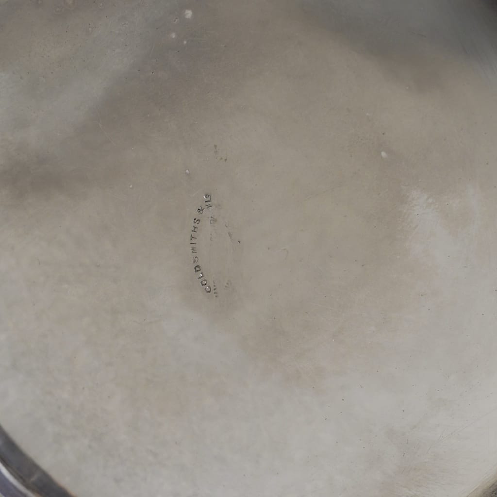 Orfèvre G & S. Ltd – VASE MODERNiSTE EN ARGENT MASSIF LONDRES 1916 | Biron 