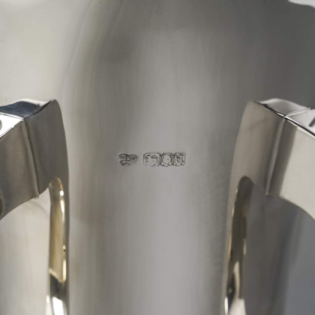Orfèvre G & S. Ltd – VASE MODERNiSTE EN ARGENT MASSIF LONDRES 1916 | Biron 