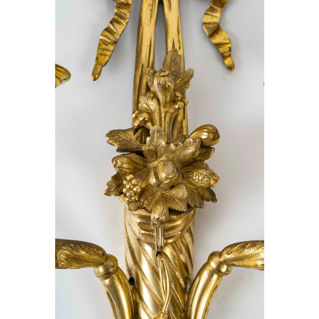 Paire d’appliques aux carquois d’époque Louis XVI en bronze ciselé et doré vers 1780 | Biron 