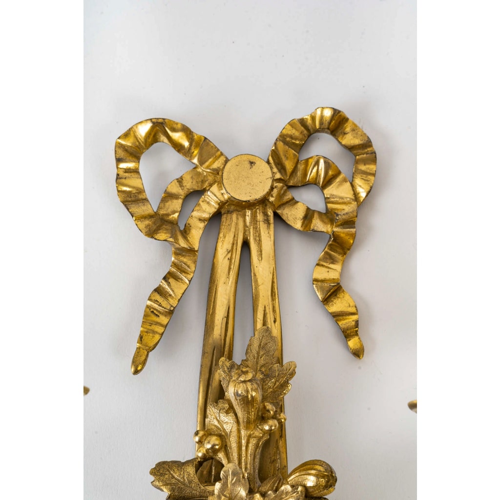Paire d’appliques aux carquois d’époque Louis XVI en bronze ciselé et doré vers 1780 | Biron 