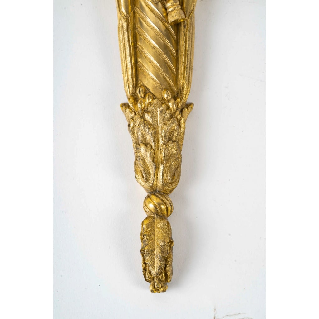 Paire d’appliques aux carquois d’époque Louis XVI en bronze ciselé et doré vers 1780 | Biron 