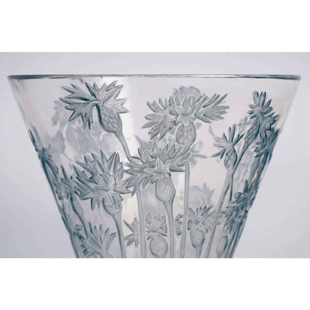 Vase « Bluets » verre blanc patiné bleu de René LALIQUE | Biron 