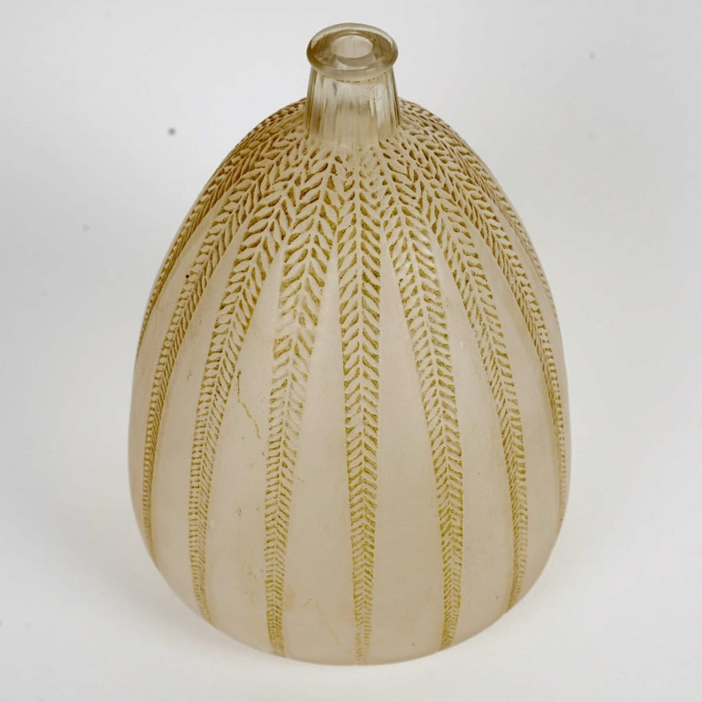 Vase « Mimosa » verre blanc patiné vert de René LALIQUE | Biron 