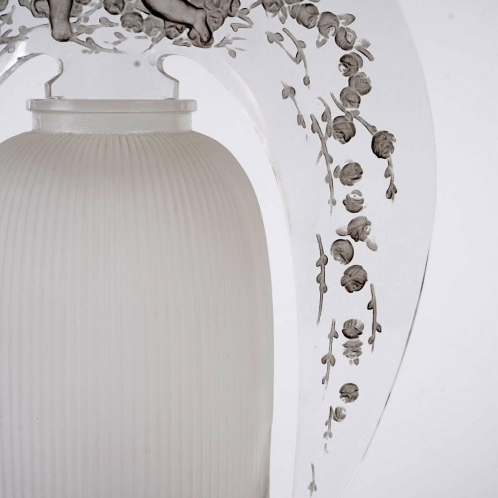 Lampe Veilleuse Tiare « Amours » verre blanc patiné gris de René LALIQUE | Biron 