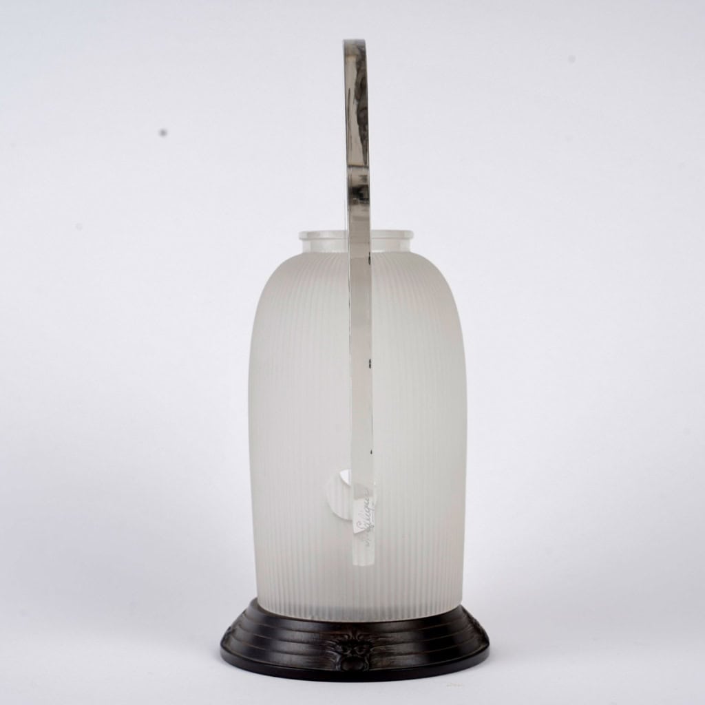 Lampe Veilleuse Tiare « Amours » verre blanc patiné gris de René LALIQUE | Biron 
