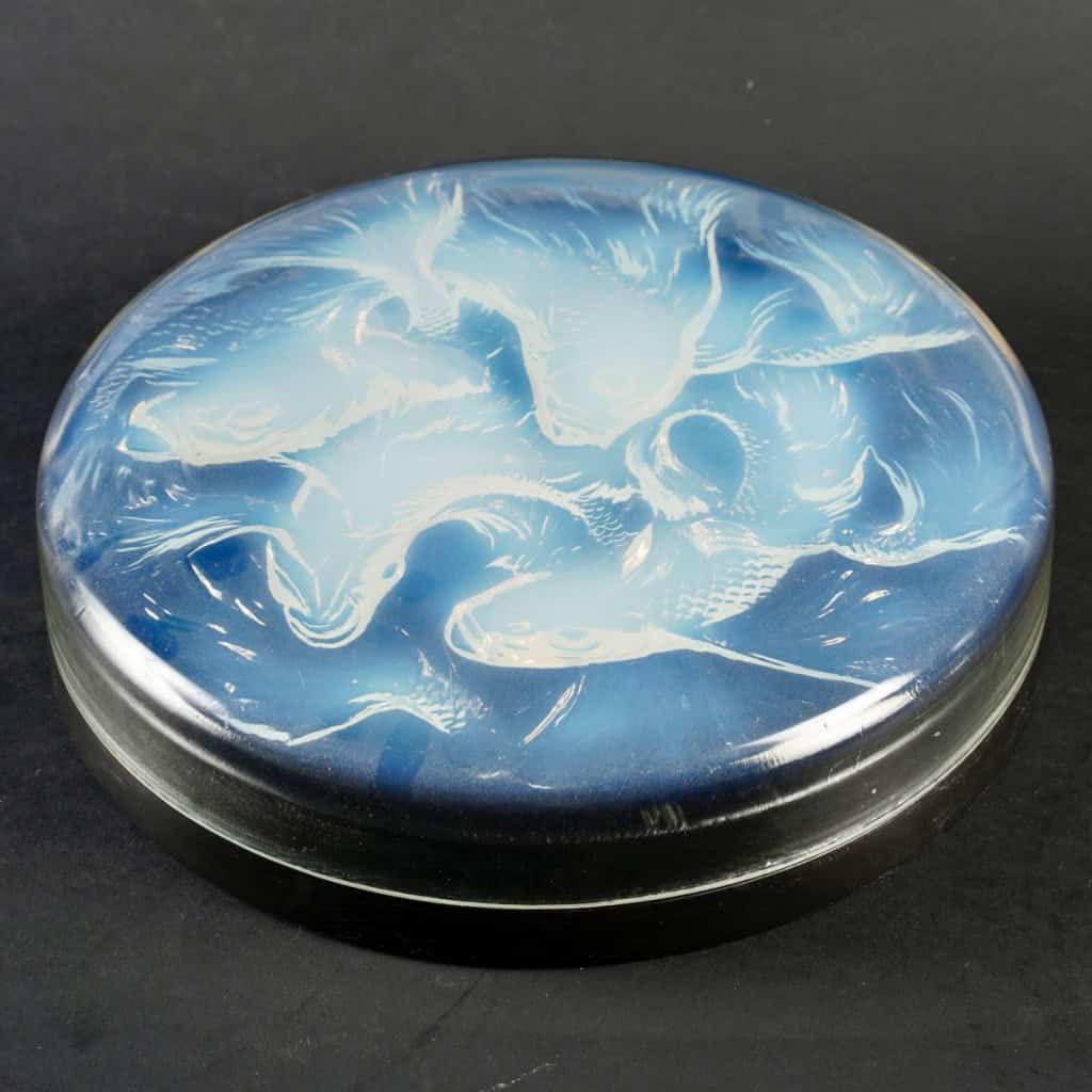 Boîte « Cyprins » verre opalescent de René LALIQUE | Biron 