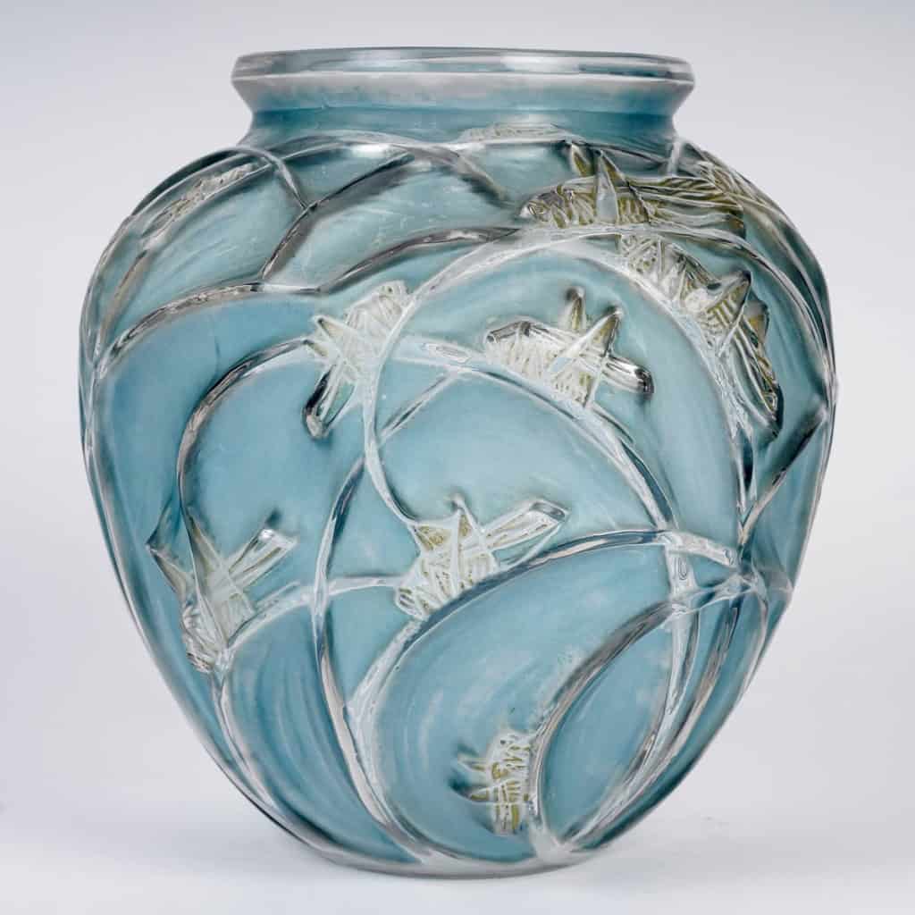 Vase « Sauterelles » verre blanc patiné bleu et vert de René LALIQUE | Biron 