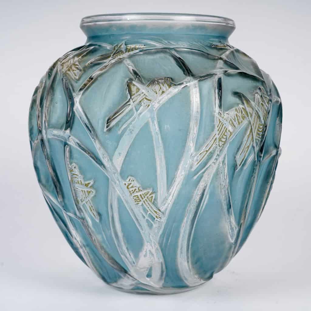 Vase « Sauterelles » verre blanc patiné bleu et vert de René LALIQUE | Biron 