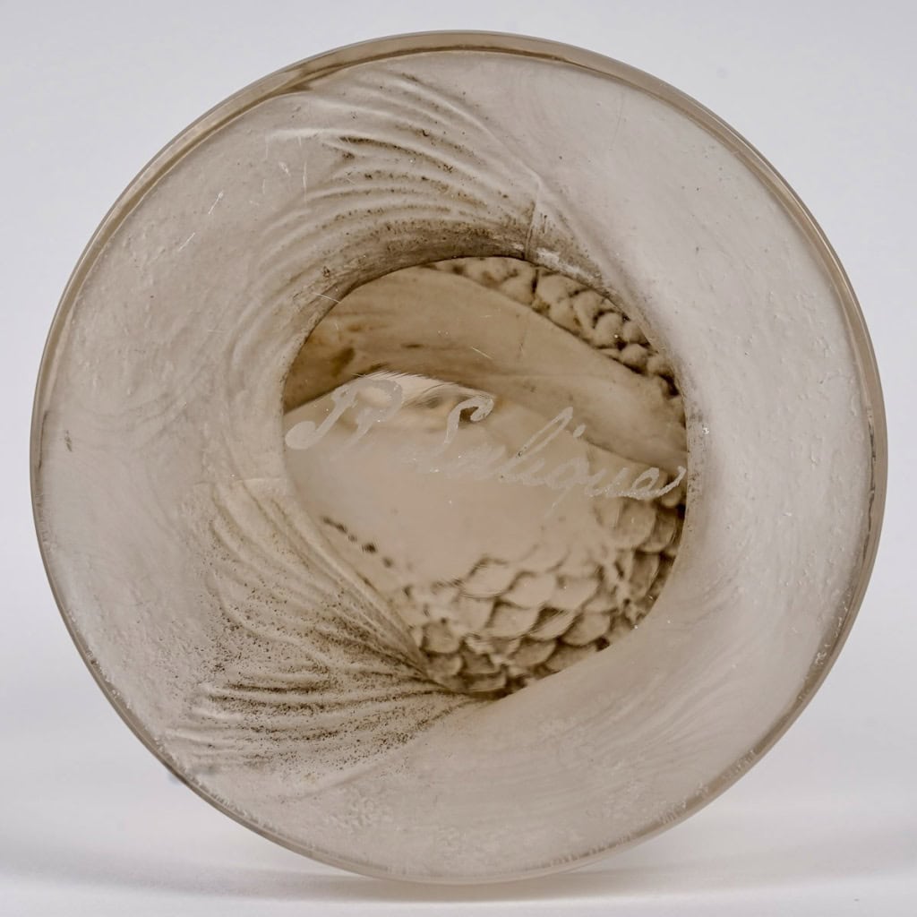 Mascotte Automobile « Naïade » verre blanc patiné gris de René LALIQUE | Biron 