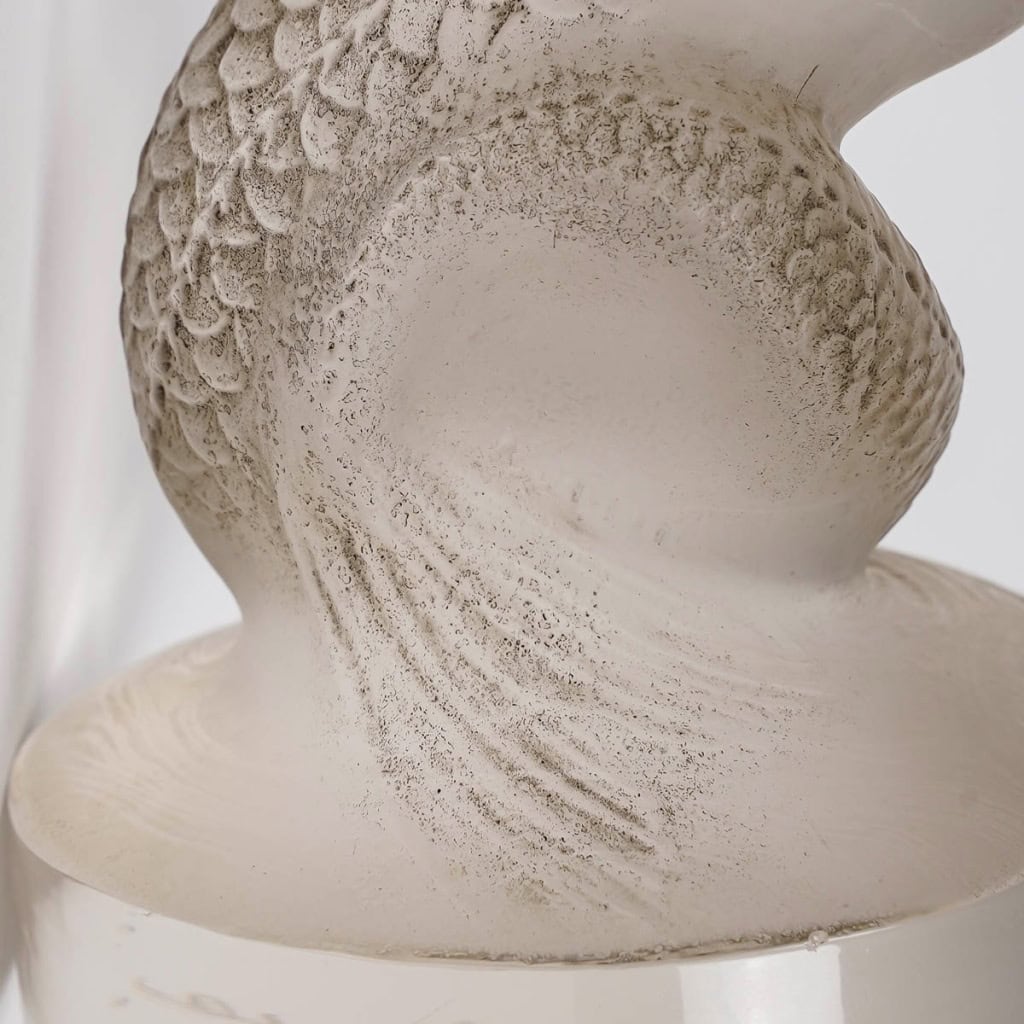 Mascotte Automobile « Naïade » verre blanc patiné gris de René LALIQUE | Biron 