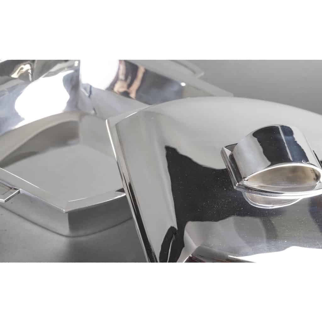 CHRISTOFLE – SOUPIERE MODERNISTE SUR SON PLATEAU EN ARGENT MASSIF ART DECO | Biron 