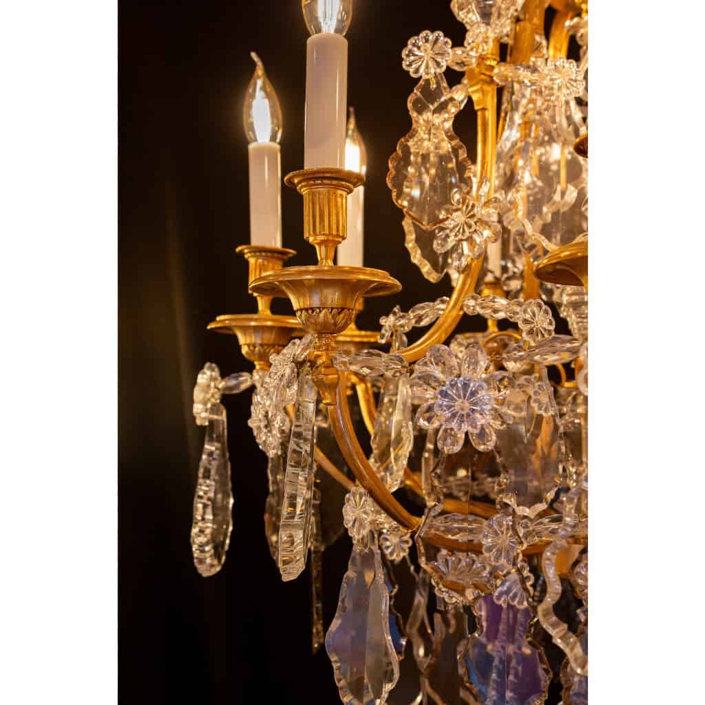 Maison Baguès Lustre de style Louis XVI en bronze doré et cristal taillé vers 1920 | Biron 