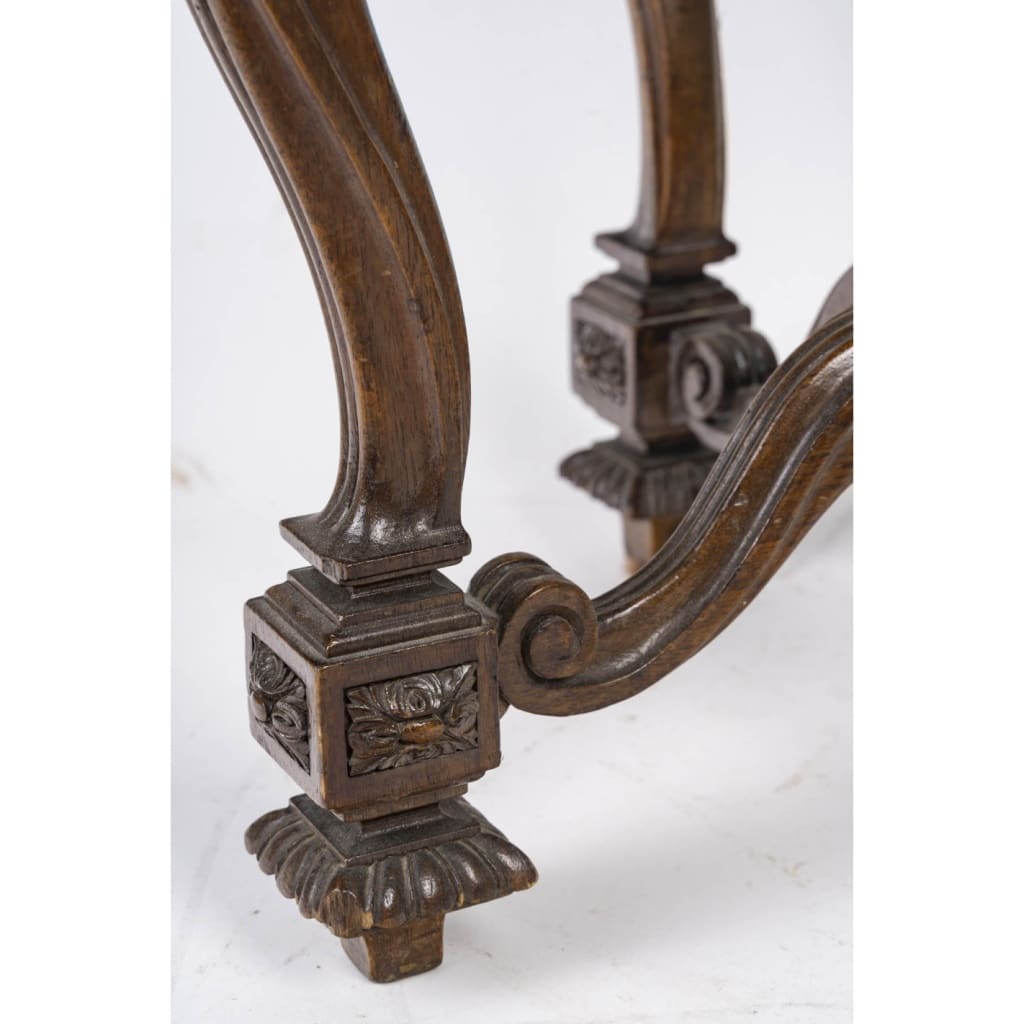 Présentoir en bois sculpté de style Louis XV, XIXème siècle. | Biron 