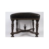 Tabouret en chêne du XIXème siècle, recouvert de cuir, époque Napoléon III. | Biron 
