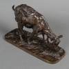 Sculpture – Chèvre Broutant , Pierre – Jules Mêne (1810-1879) – Bronze | Biron 