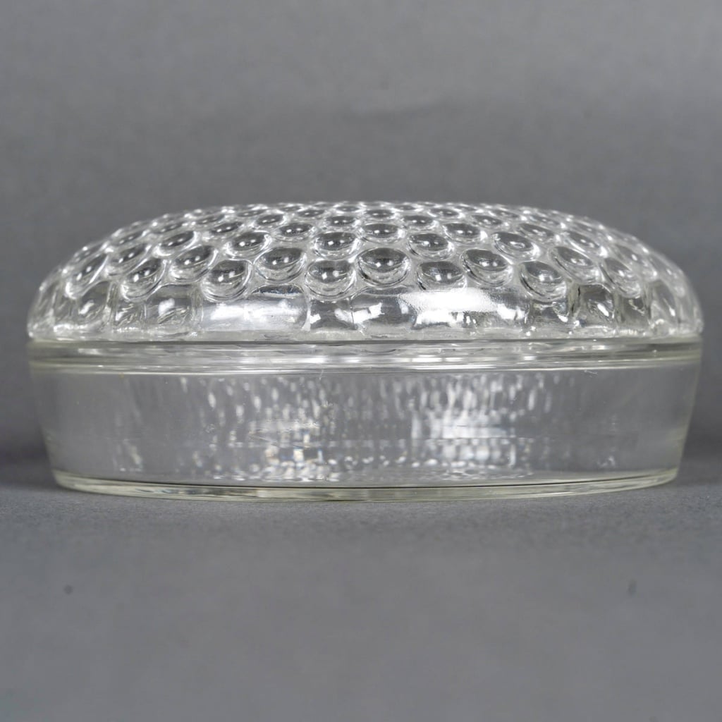 Art Deco box “Nippon” white glass by René LALIQUE | Biron