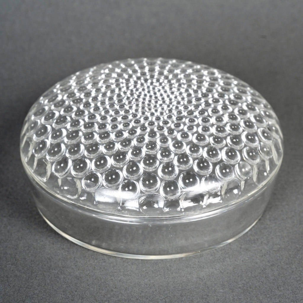 Art Deco box “Nippon” white glass by René LALIQUE | Biron