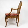 Pierre Nogaret – Fauteuil à fond de cannes en noyer mouluré et sculpté d’époque Louis XV vers 1765 | Biron 