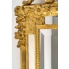 Miroir en bois doré à parecloses et fronton ajouré d’époque Régence vers 1720 | Biron 
