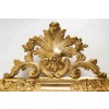 Miroir en bois doré à parecloses et fronton ajouré d’époque Régence vers 1720 | Biron 