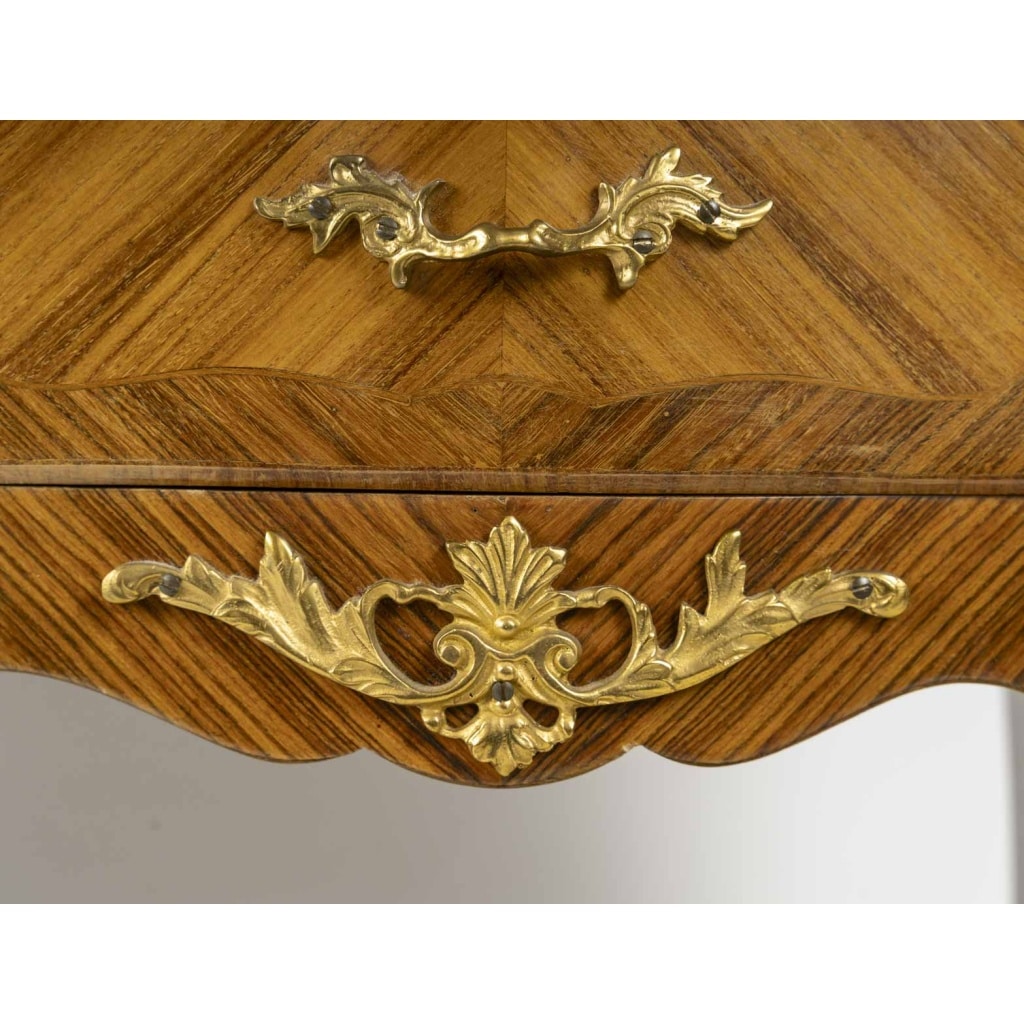 Une Paire de chevets de style Louis XV, Fin XIXème siècle | Biron 