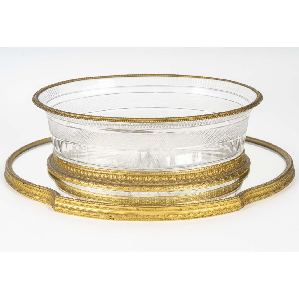 Un surtout de table en cristal taillé, fin XIXème siècle | Biron 