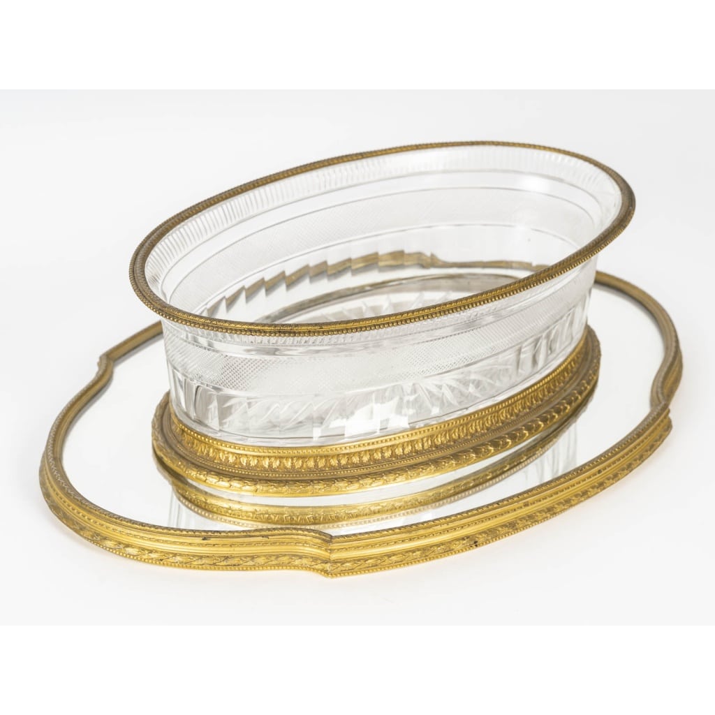 Un surtout de table en cristal taillé, fin XIXème siècle | Biron 