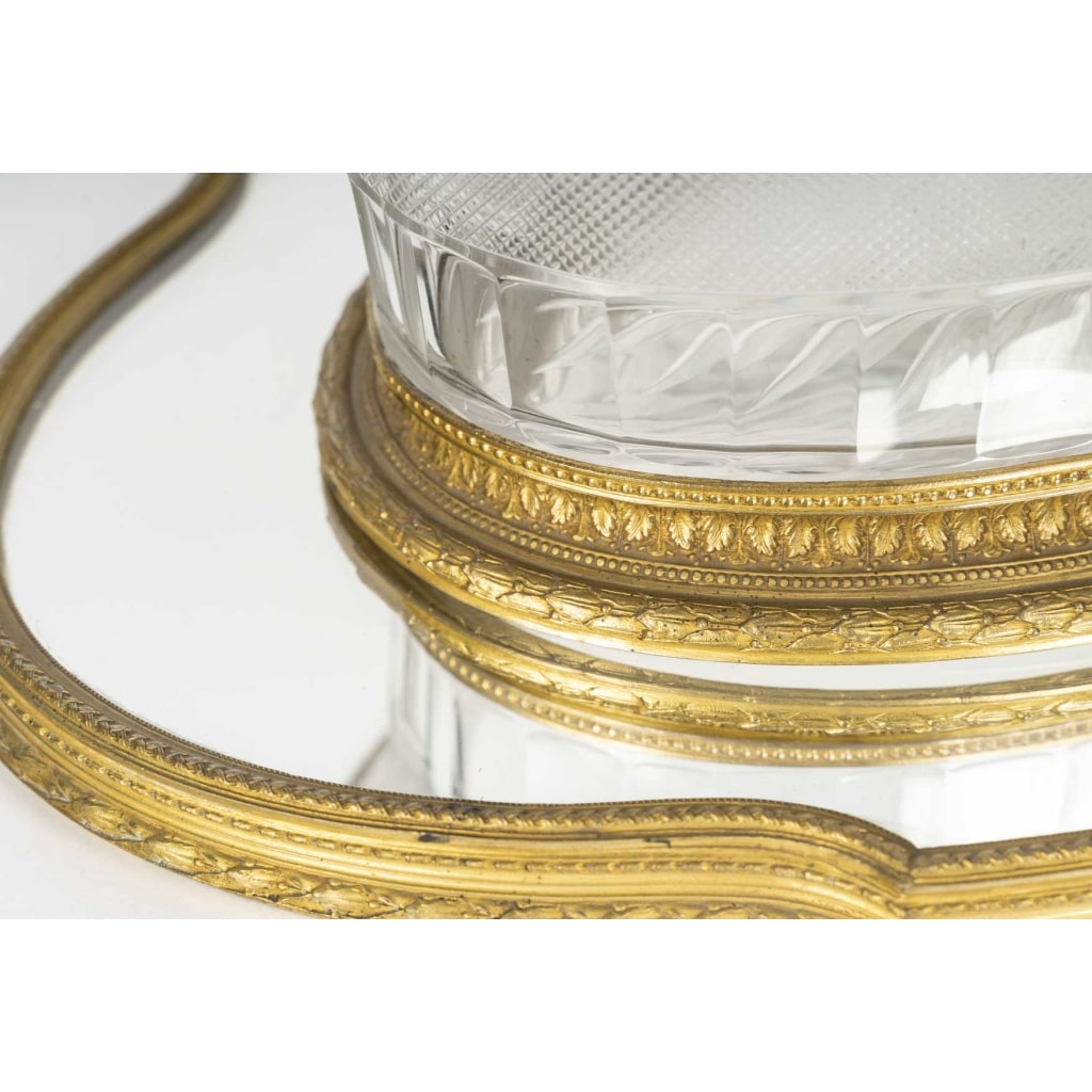 Un surtout de table en cristal taillé, fin XIXème siècle | Biron 