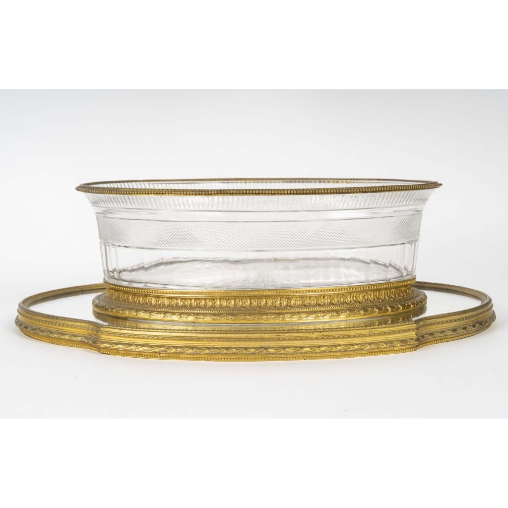 Un surtout de table en cristal taillé, fin XIXème siècle | Biron 