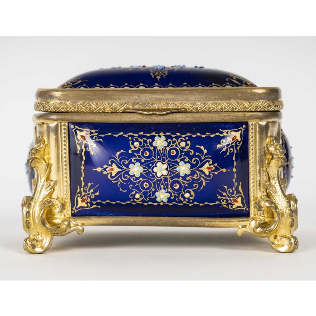 Un Coffret De Bijoux En émail Et Bronze Doré, XIXème Siècle | Biron 