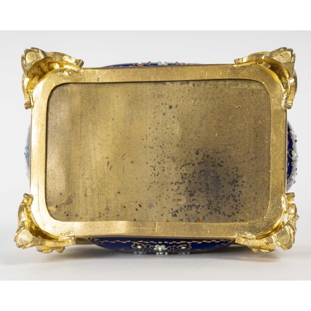 Un Coffret De Bijoux En émail Et Bronze Doré, XIXème Siècle | Biron 
