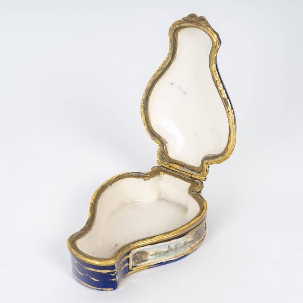 Miniature coffret à bijoux en porcelaine de Sévres | Biron 