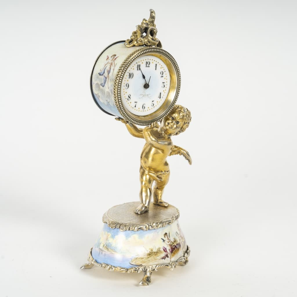 Une miniature pendule en argent massif, fin XIXème siècle | Biron 