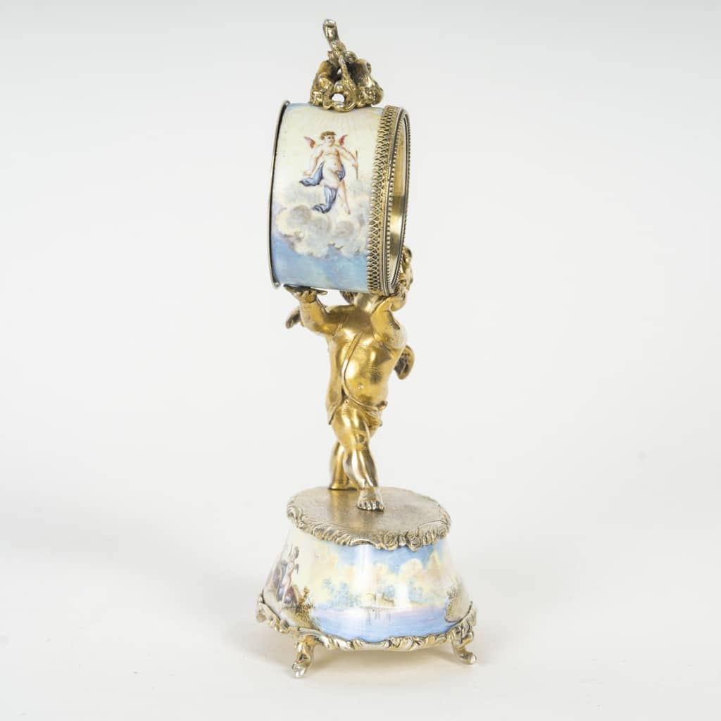 Une miniature pendule en argent massif, fin XIXème siècle | Biron 