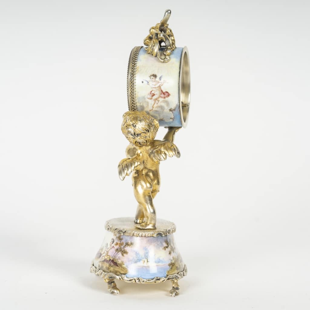 Une miniature pendule en argent massif, fin XIXème siècle | Biron 