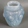1926 René Lalique – Vase Domrémy Verre Opalescent Patiné Bleu | Biron 