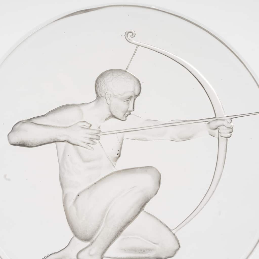 1926 René Lalique – Mascotte Automobile Archer Verre Blanc | Biron 