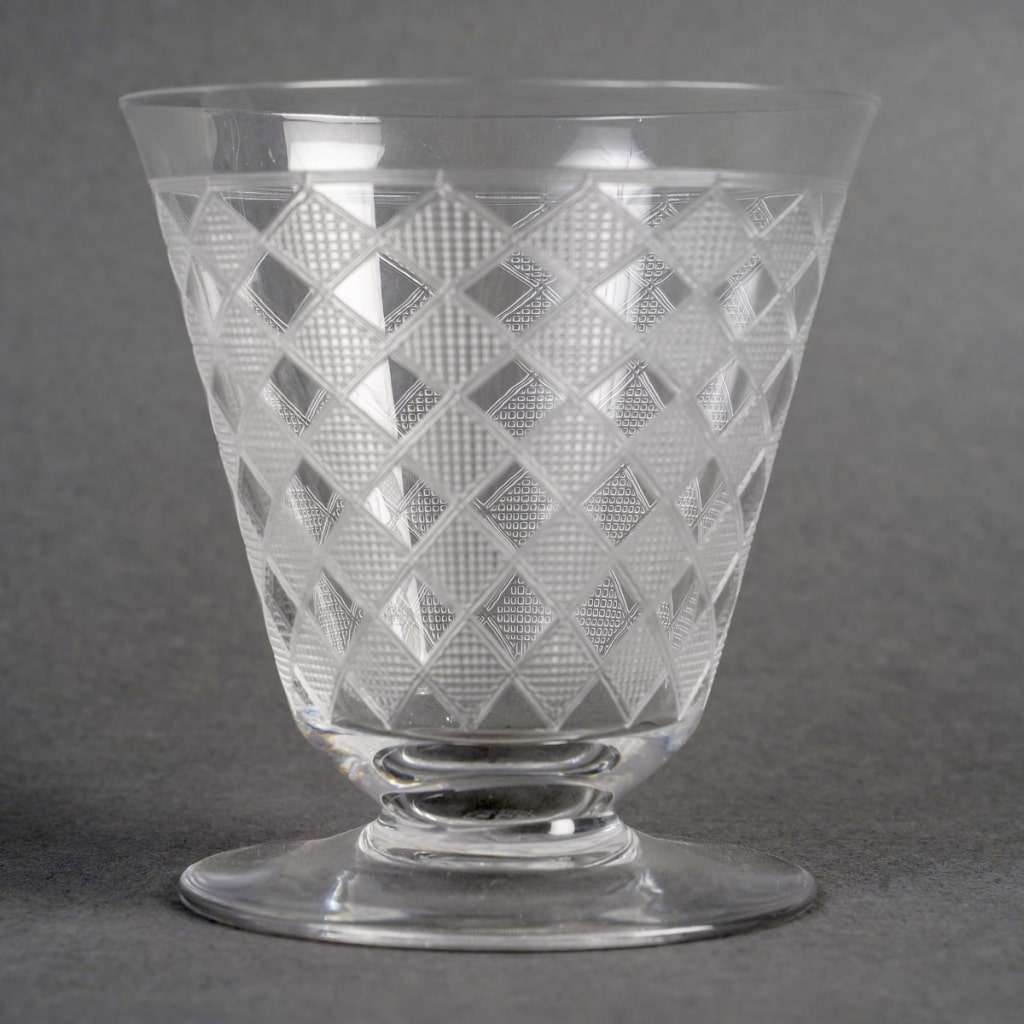 Service « Quiberon » cristal gravé de BACCARAT – 36 Pièces | Biron 