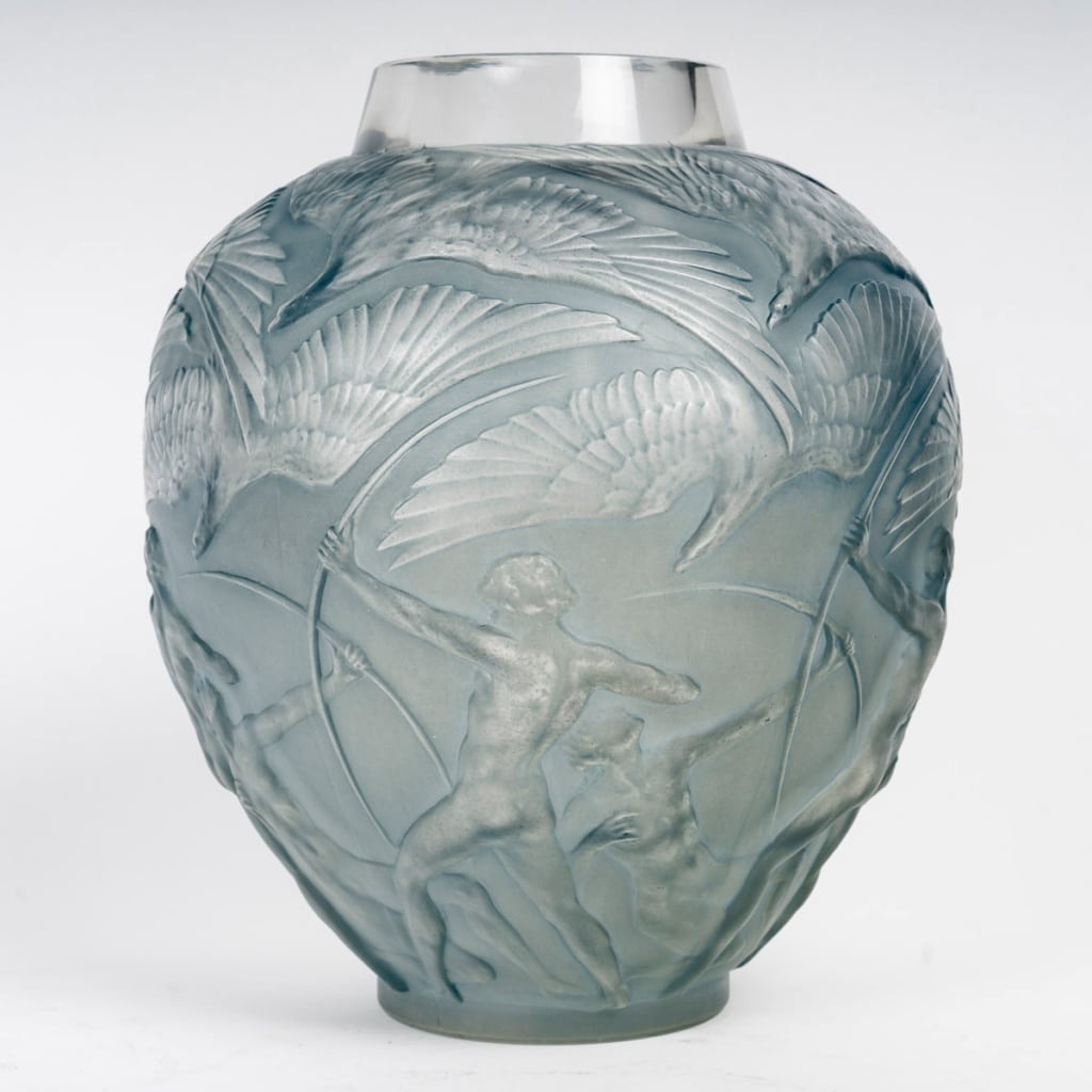 “Archers” vase, white glass with blue patina | Biron