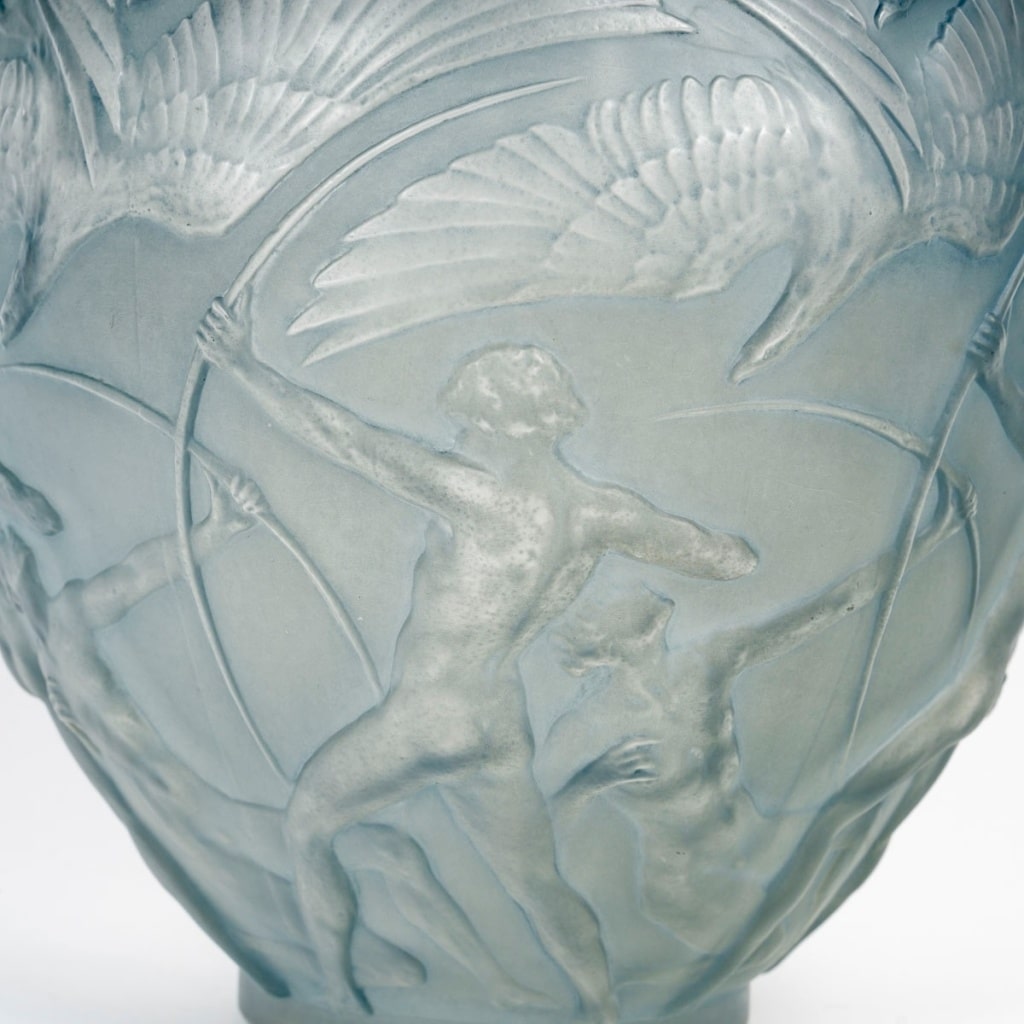 “Archers” vase, white glass with blue patina | Biron