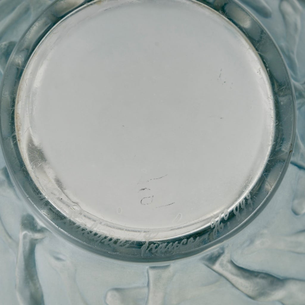 “Archers” vase, white glass with blue patina | Biron