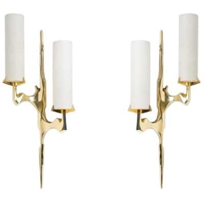 1950 Paire d'appliques en bronze et opaline de la Maison Arlus.