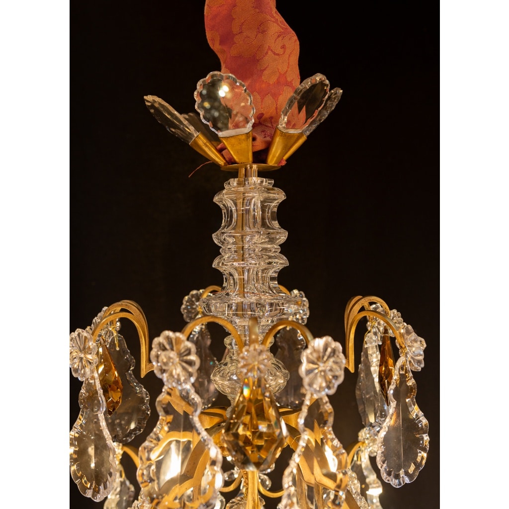 Lustre de style Louis XV en bronze doré et décor de cristal taillé signé par les Cristalleries de Baccarat vers 1890 | Biron 
