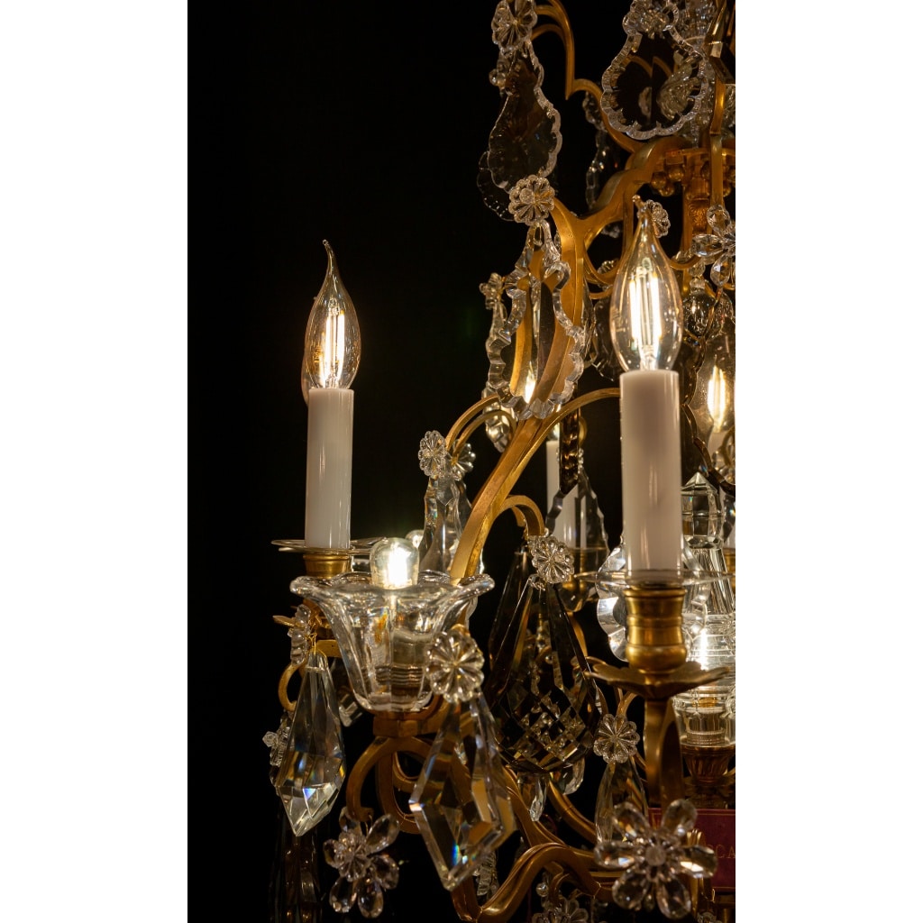 Lustre de style Louis XV en bronze doré et décor de cristal taillé signé par les Cristalleries de Baccarat vers 1890 | Biron 