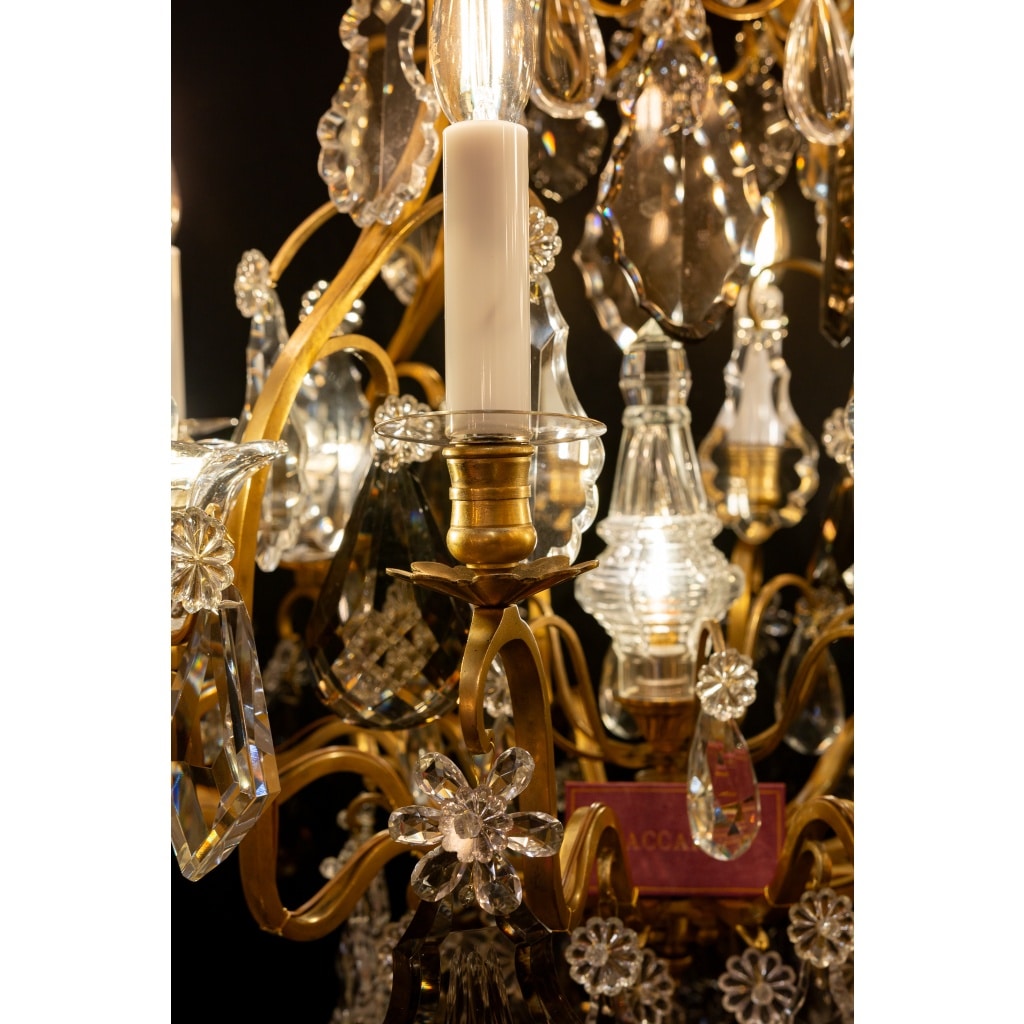 Lustre de style Louis XV en bronze doré et décor de cristal taillé signé par les Cristalleries de Baccarat vers 1890 | Biron 